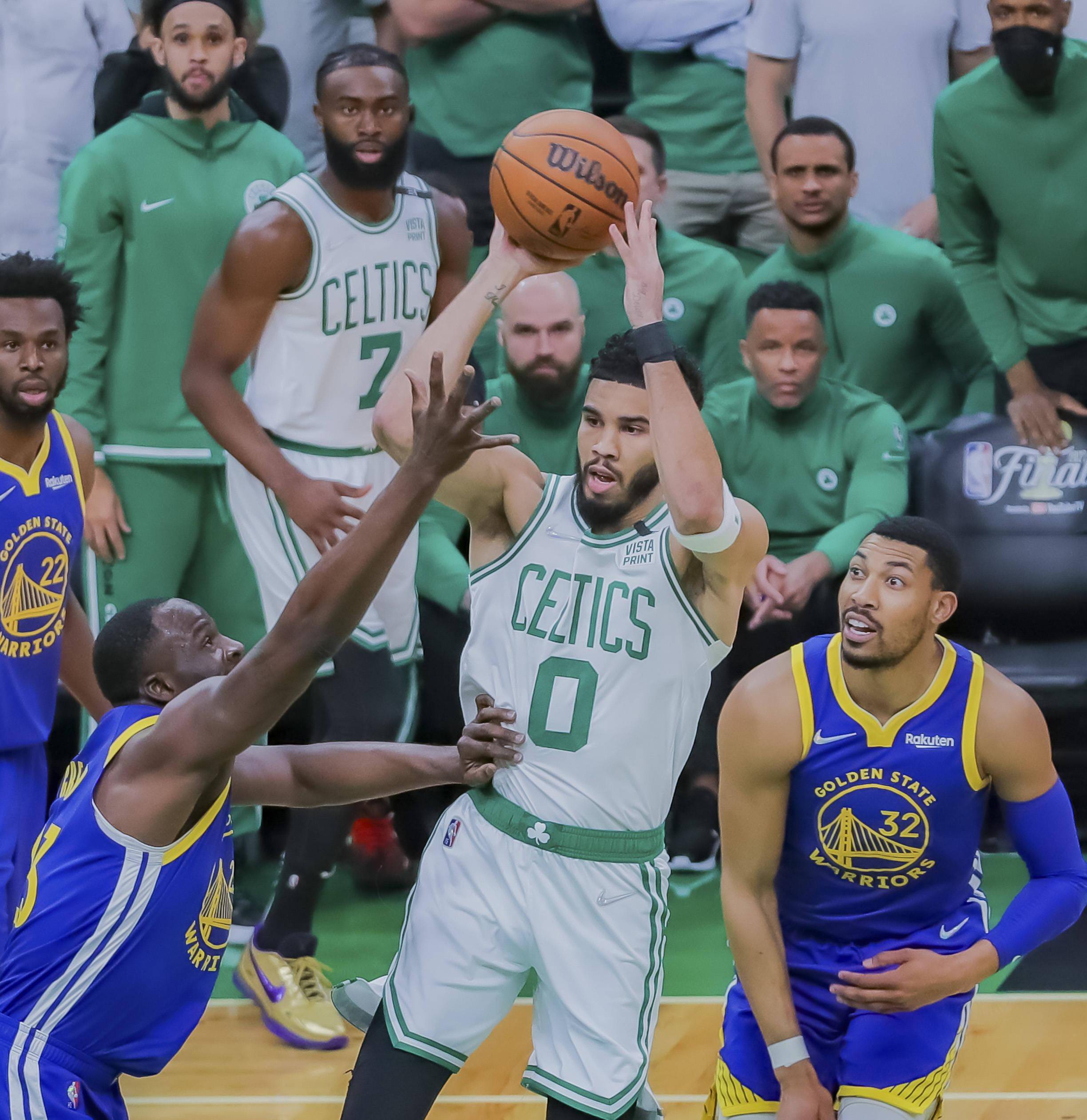 勇士队力争逆袭NBA总决赛