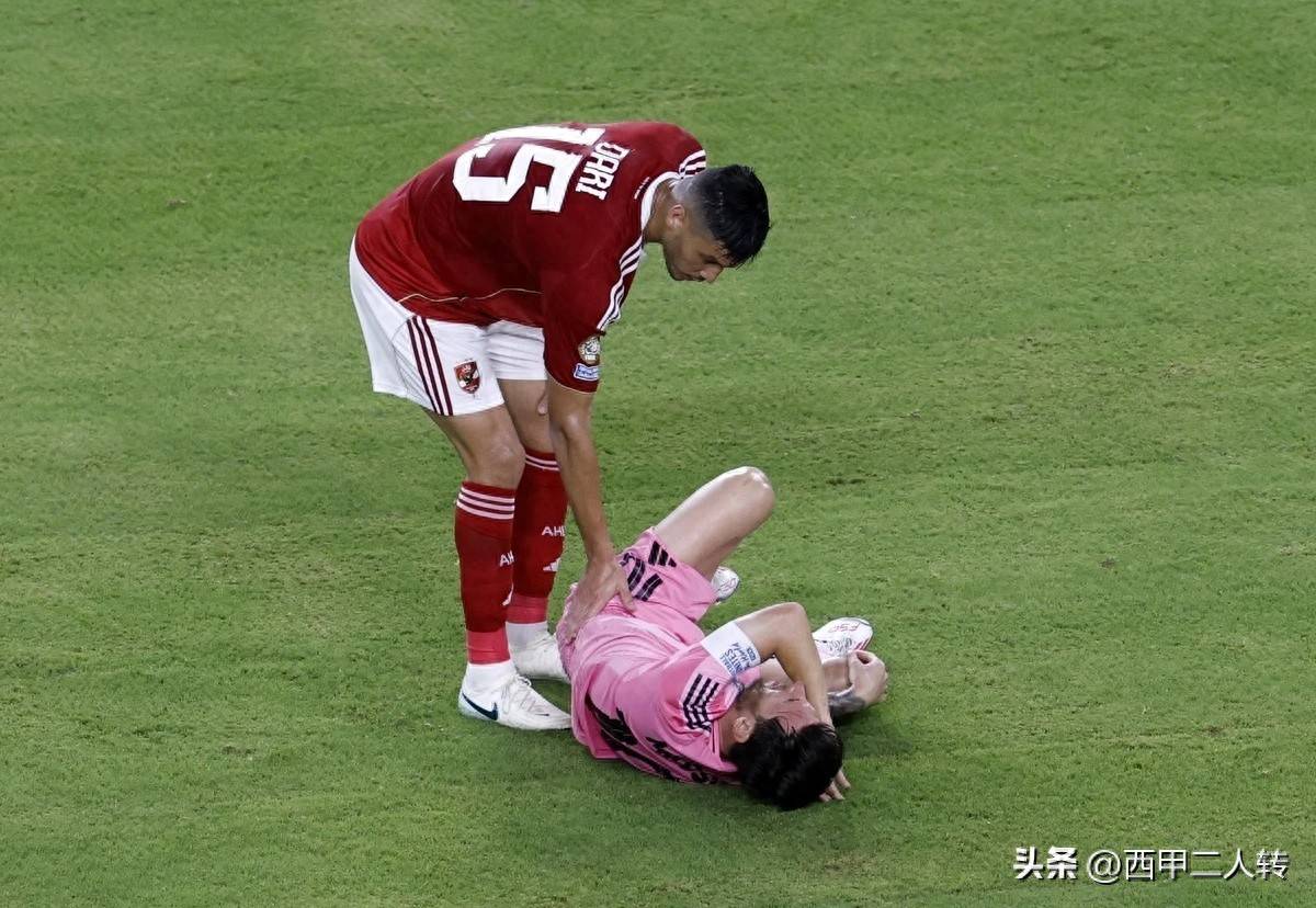 战术奏效！曼联双翼齐飞压制梅西整场无力还手！的简单介绍