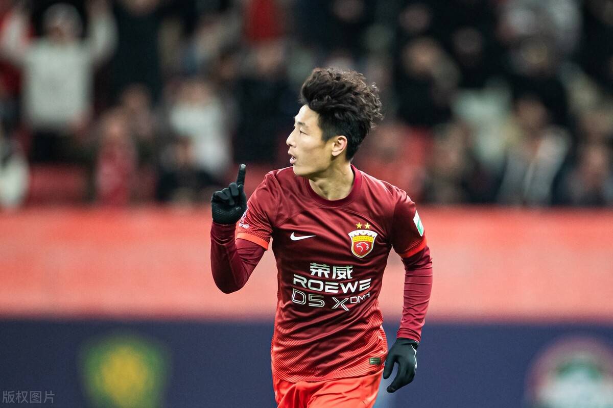 武磊错失单刀球，泰山门将神勇扑救成最大功臣！的简单介绍